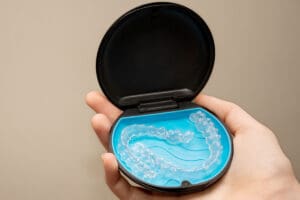 apparecchio invisibile denti costi invisalign e alternative